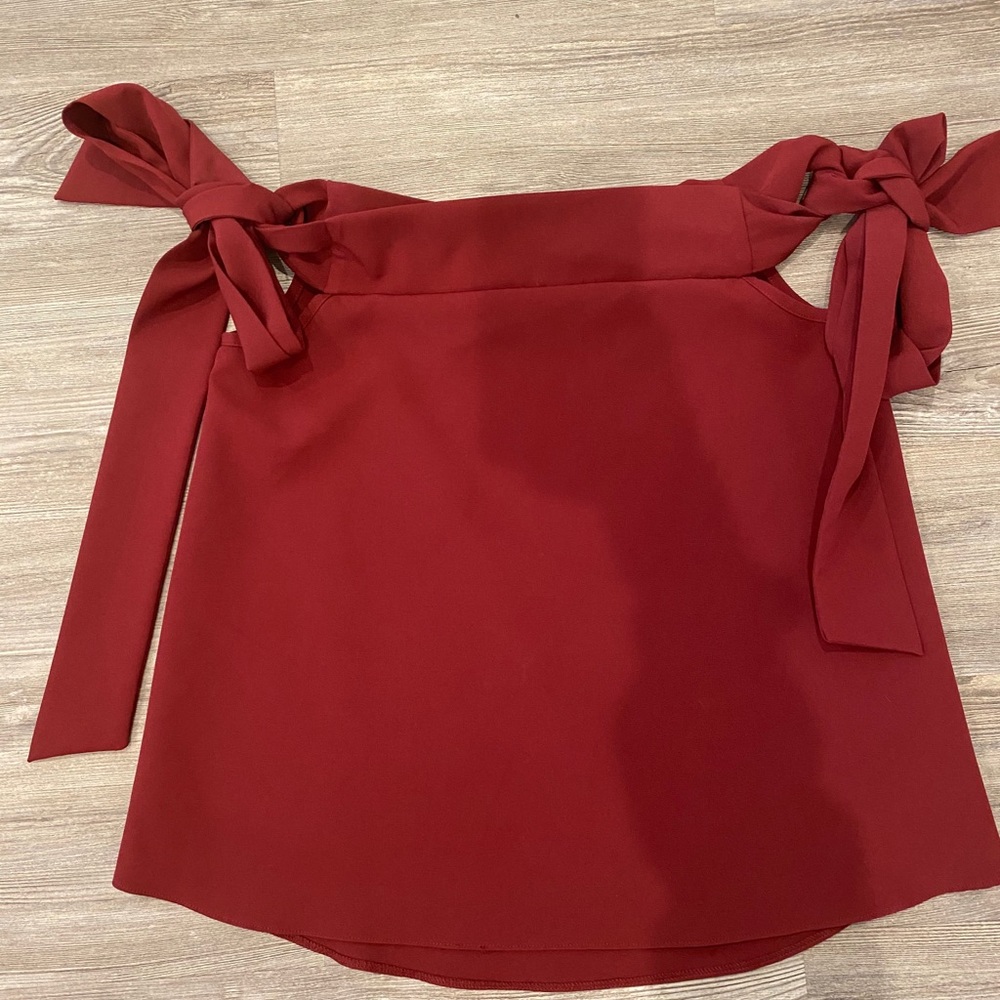 Women’s OTS/Straps Top Size Small